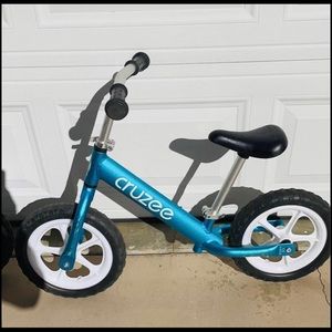 Cruzee Balance Bike